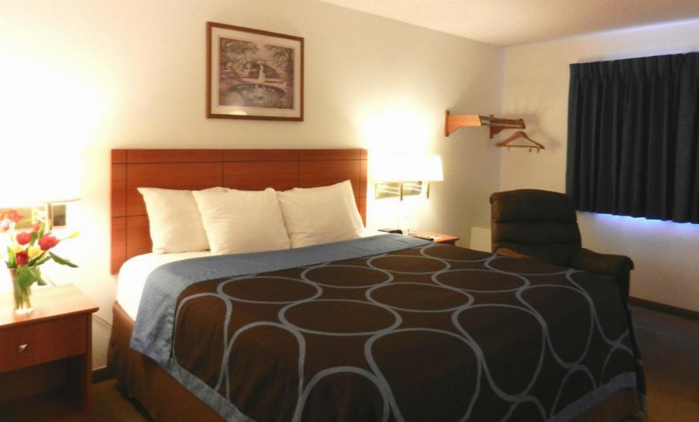 Super 8 by Wyndham Manhattan KS Image 22