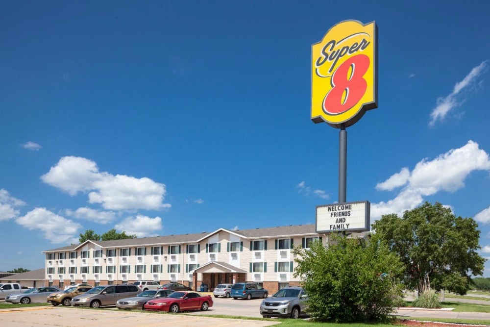 Super 8 by Wyndham Manhattan KS Image 26